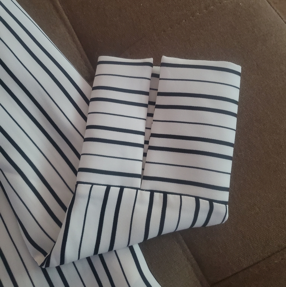 Long Split Cuff Tuxedo Stripe Blouse - Picture 3 of 8